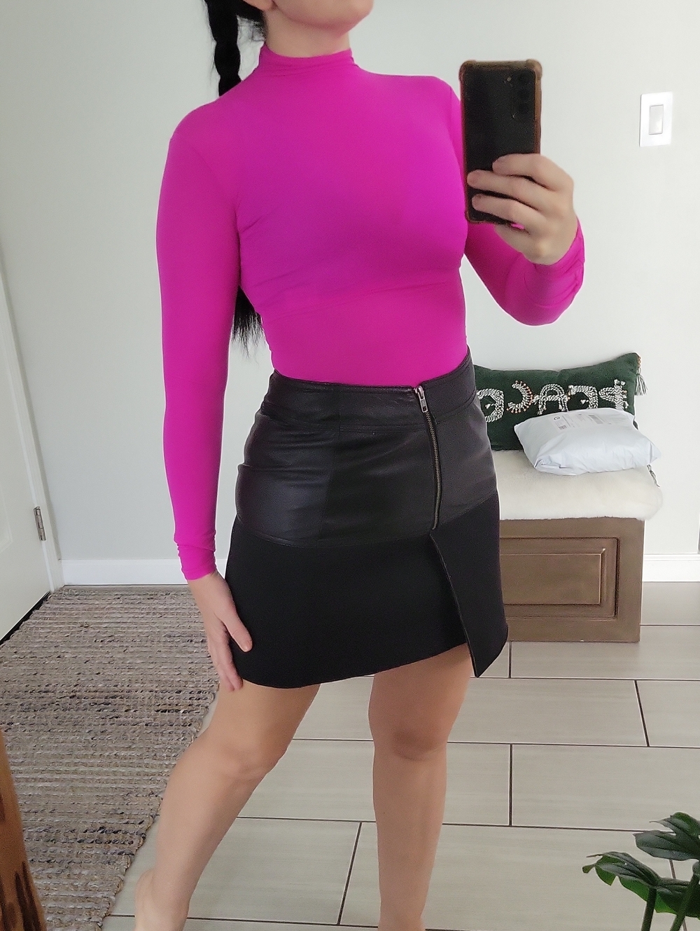 SKIMS Mock Neck Long Sleeve Stretch top - Bright Pink - Picture 3 of 7